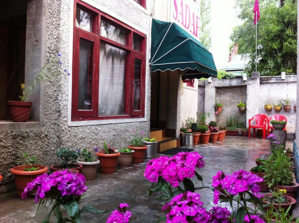 Hotel Sadaf Srinagar  Exterior photo