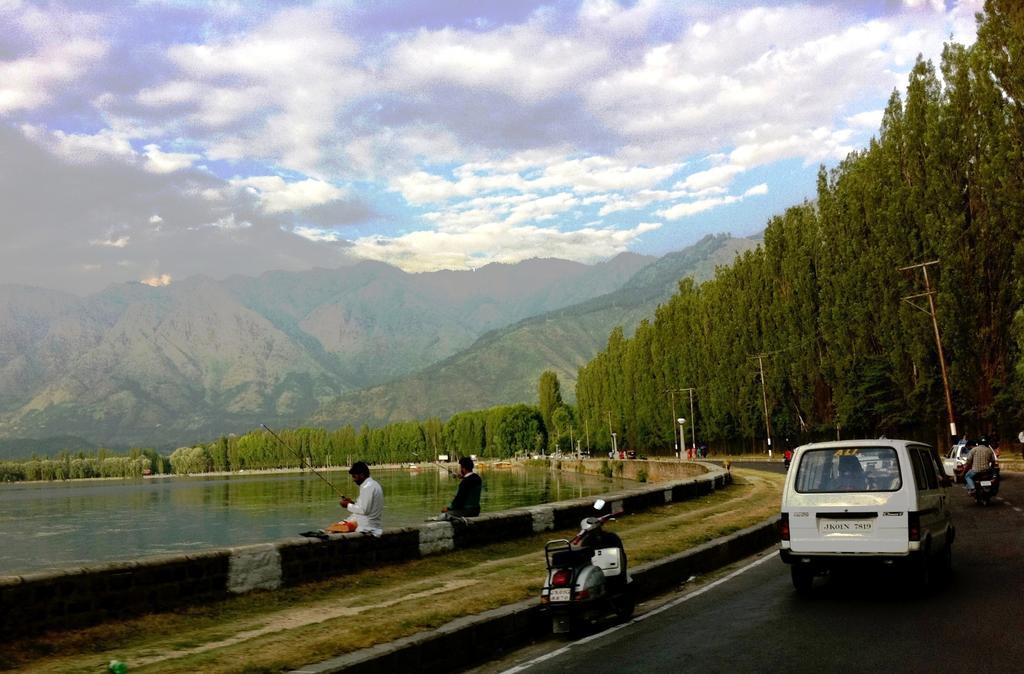 Hotel Sadaf Srinagar  Exterior photo