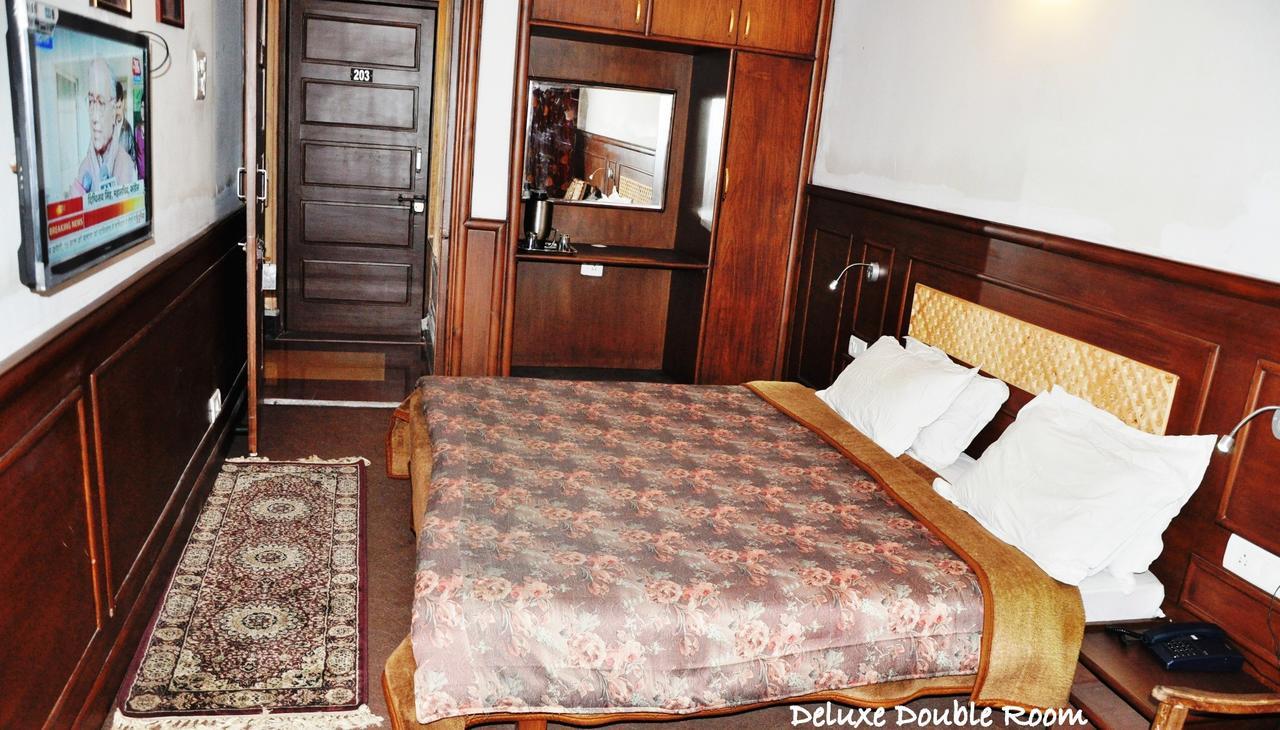 Hotel Sadaf Srinagar  Exterior photo